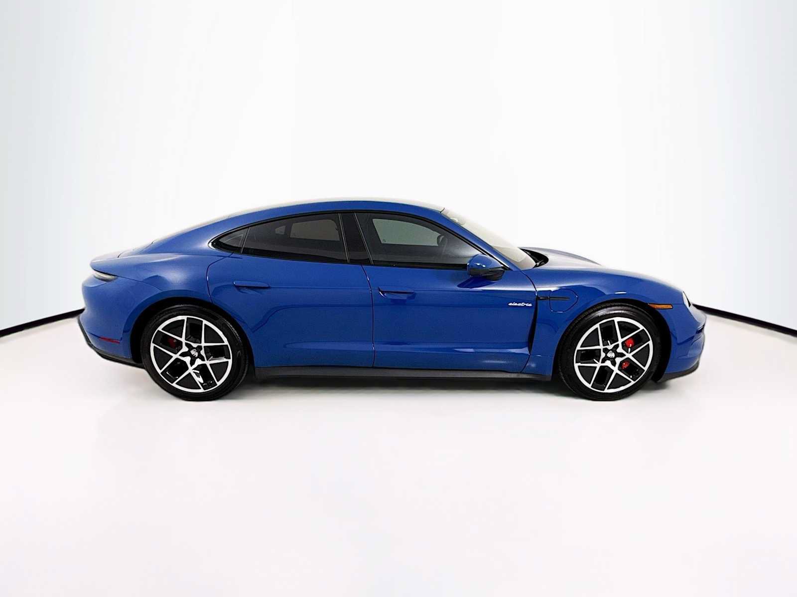 New 2026 Porsche Taycan 4S AWD/4WD image 8
