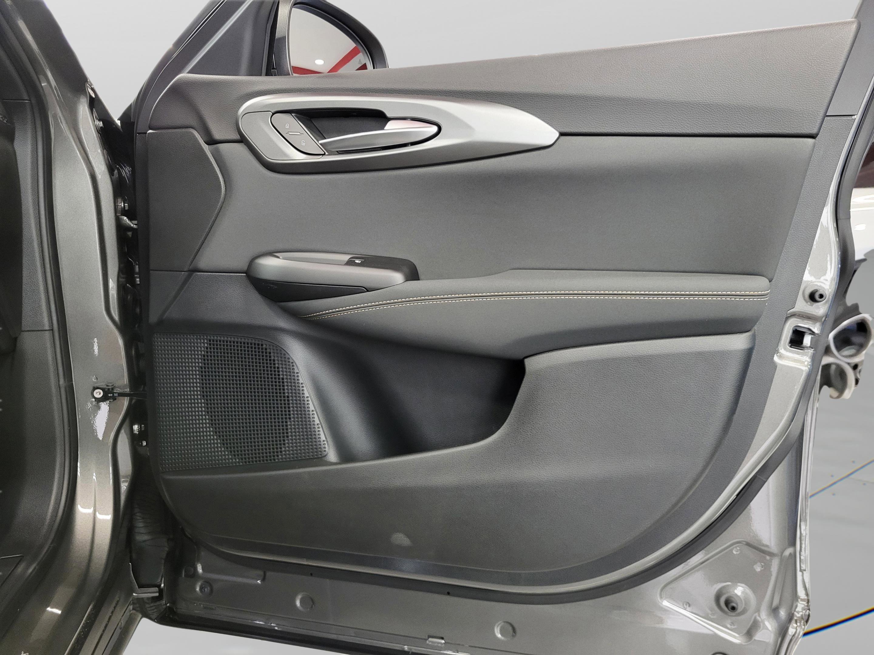 New 2025 Alfa Romeo Tonale w/ Premium Package image 30