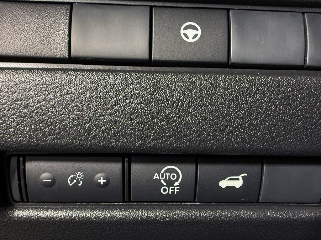 Certified 2026 Nissan Rogue SV AWD/4WD image 29