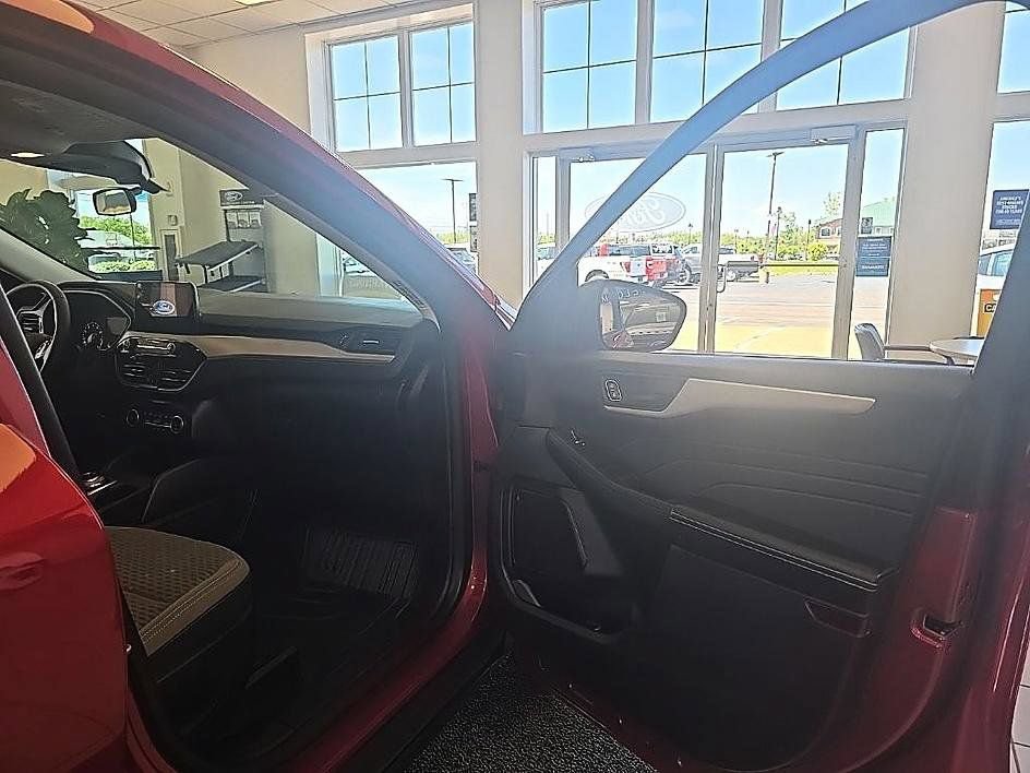 Used 2022 Ford Escape SE w/ Convenience Package AWD/4WD image 35