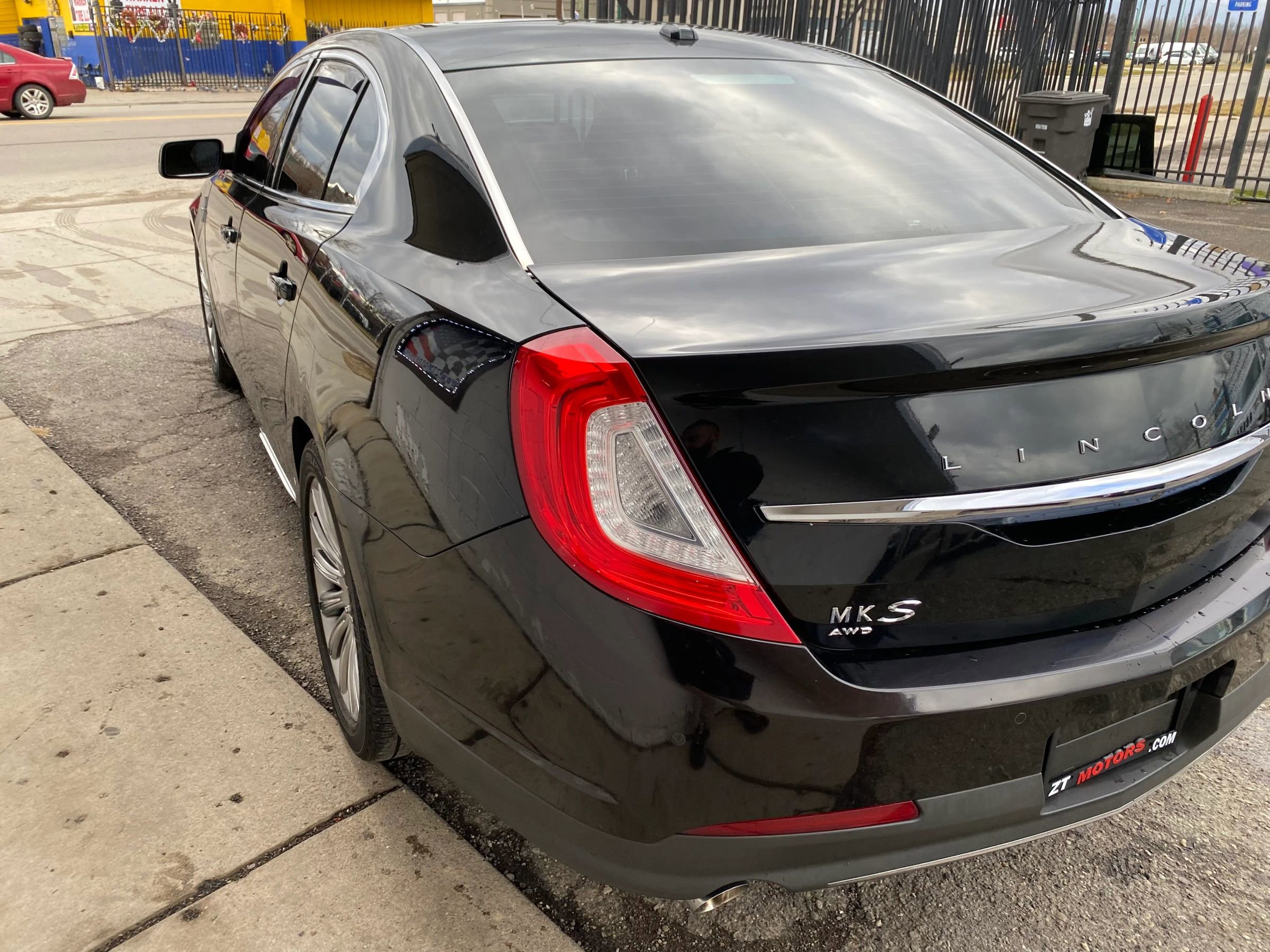 Used 2015 Lincoln MKS AWD w/ Equipment Group 101A image 2