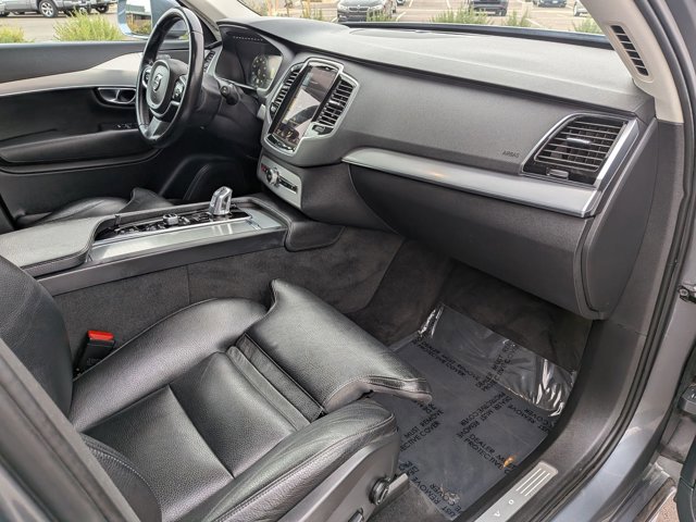 Used 2016 Volvo XC90 T8 Momentum w/ Vision Package image 21