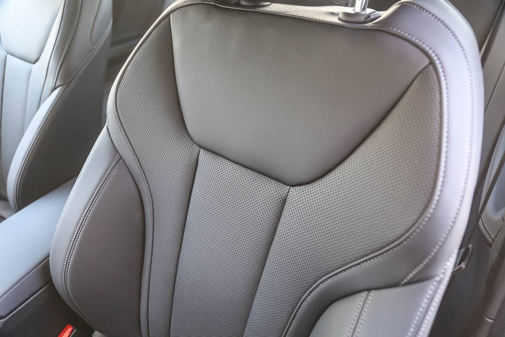Used 2025 BMW M240i Coupe RWD image 21