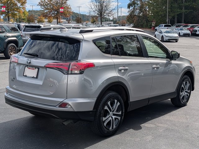 Used 2018 Toyota RAV4 LE FWD image 7