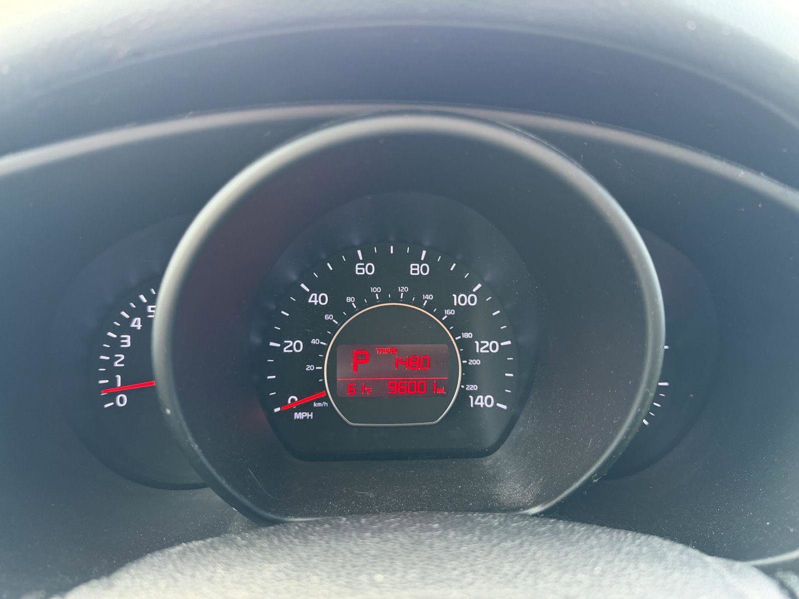 Used 2016 Kia Soul + FWD image 12