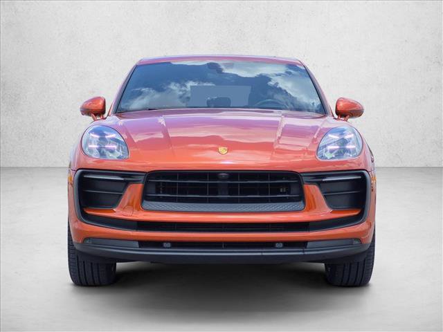 Used 2022 Porsche Macan AWD/4WD image 2