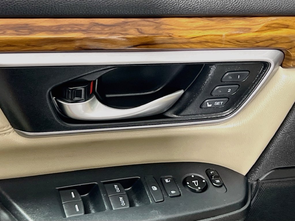 Used 2019 Honda CR-V Touring image 14