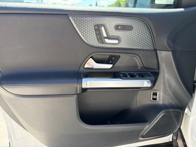 Used 2025 Mercedes-Benz GLB 250 4MATIC image 18