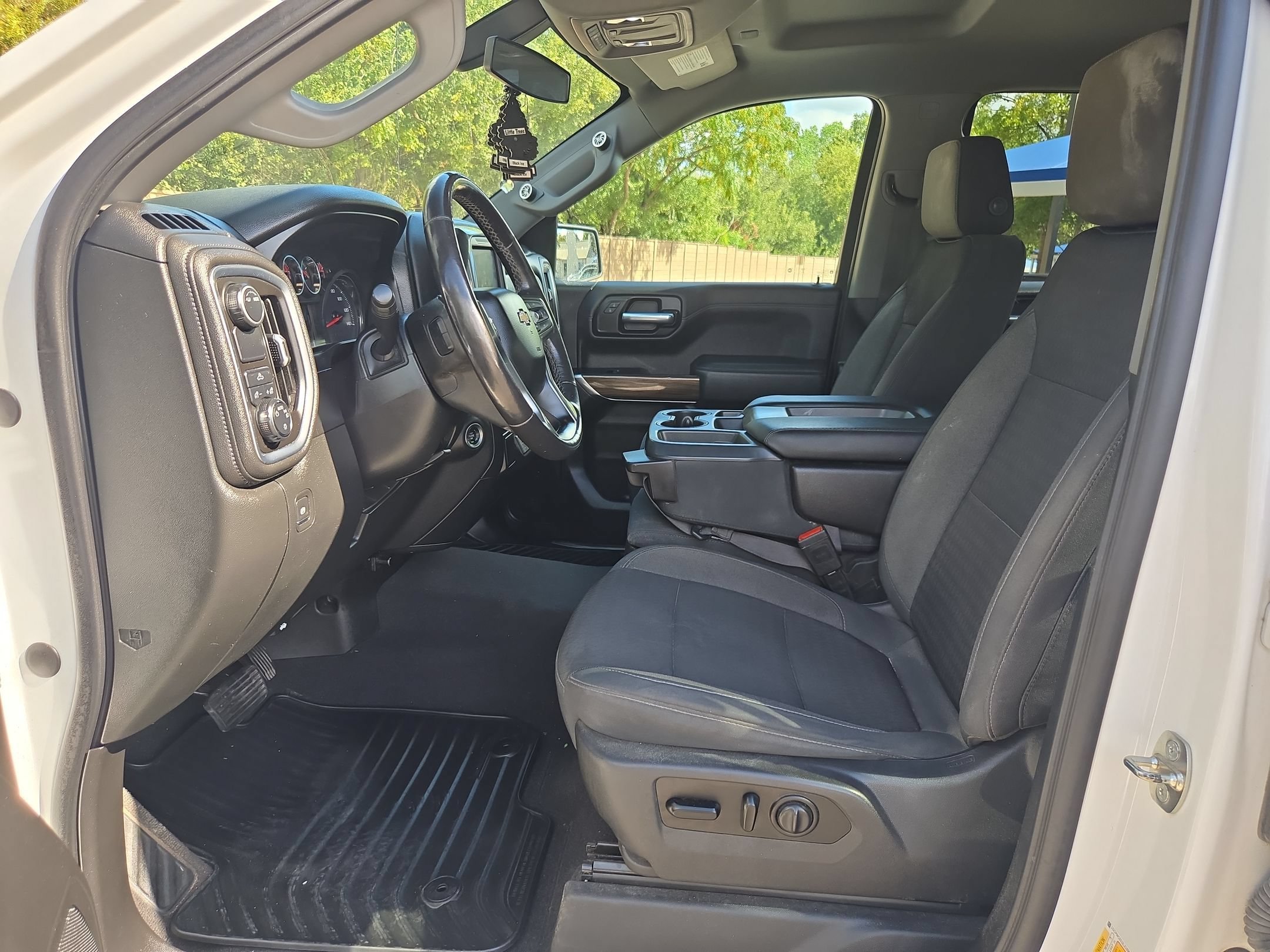 Used 2020 Chevrolet Silverado 1500 LT w/ Texas Edition RWD image 2