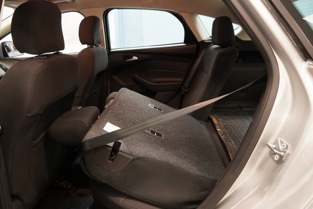 Used 2017 Ford Focus SE w/ SE Winter Package image 25