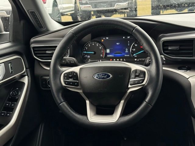 Used 2023 Ford Explorer XLT w/ Equipment Group 202A image 7