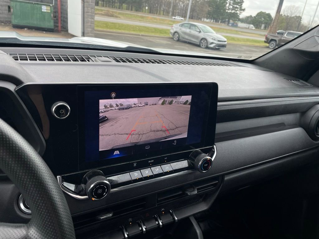 Used 2023 Chevrolet Colorado W/T image 17