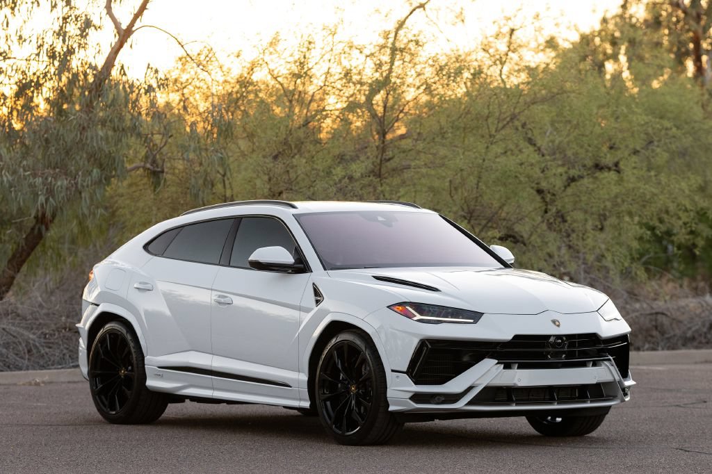 Used 2023 Lamborghini Urus S AWD/4WD image 1