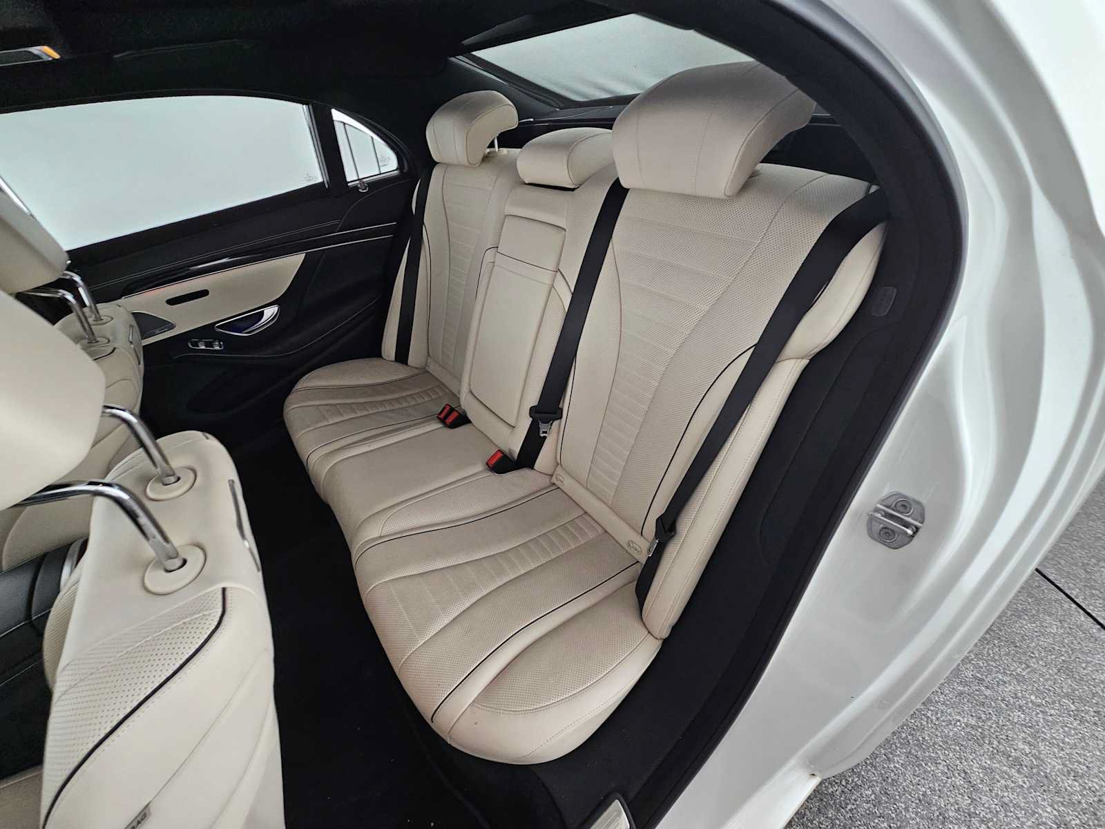 Used 2018 Mercedes-Benz S 560 Sedan image 17