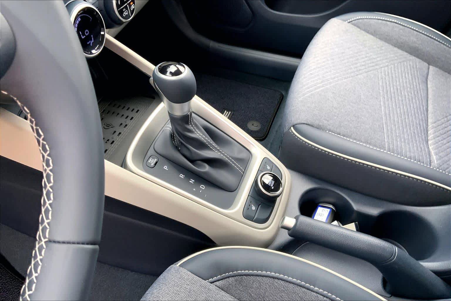 New 2026 Hyundai Venue SEL FWD image 8
