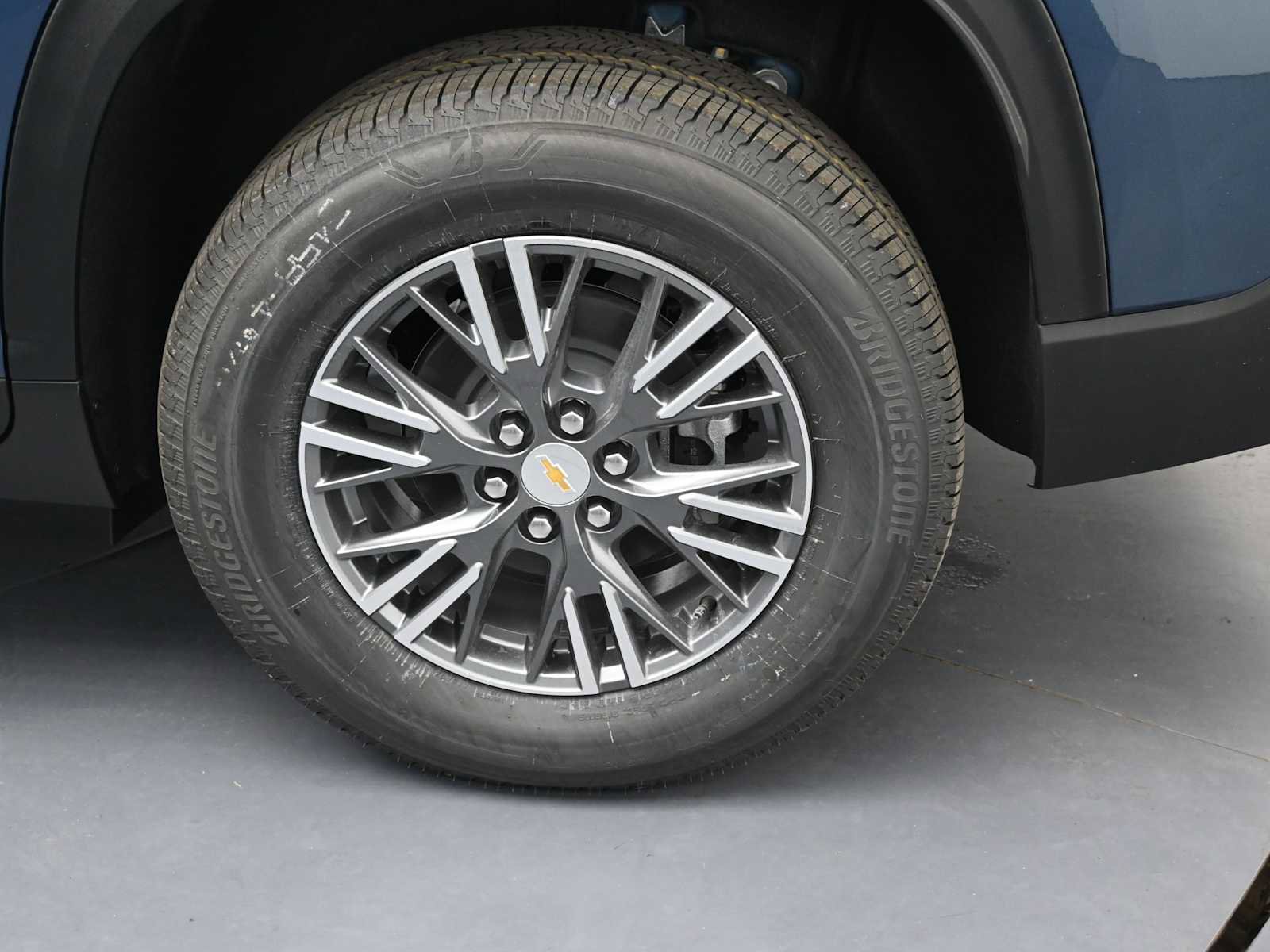 New 2026 Chevrolet Traverse LT w/ LPO, Floor Liner Package image 4