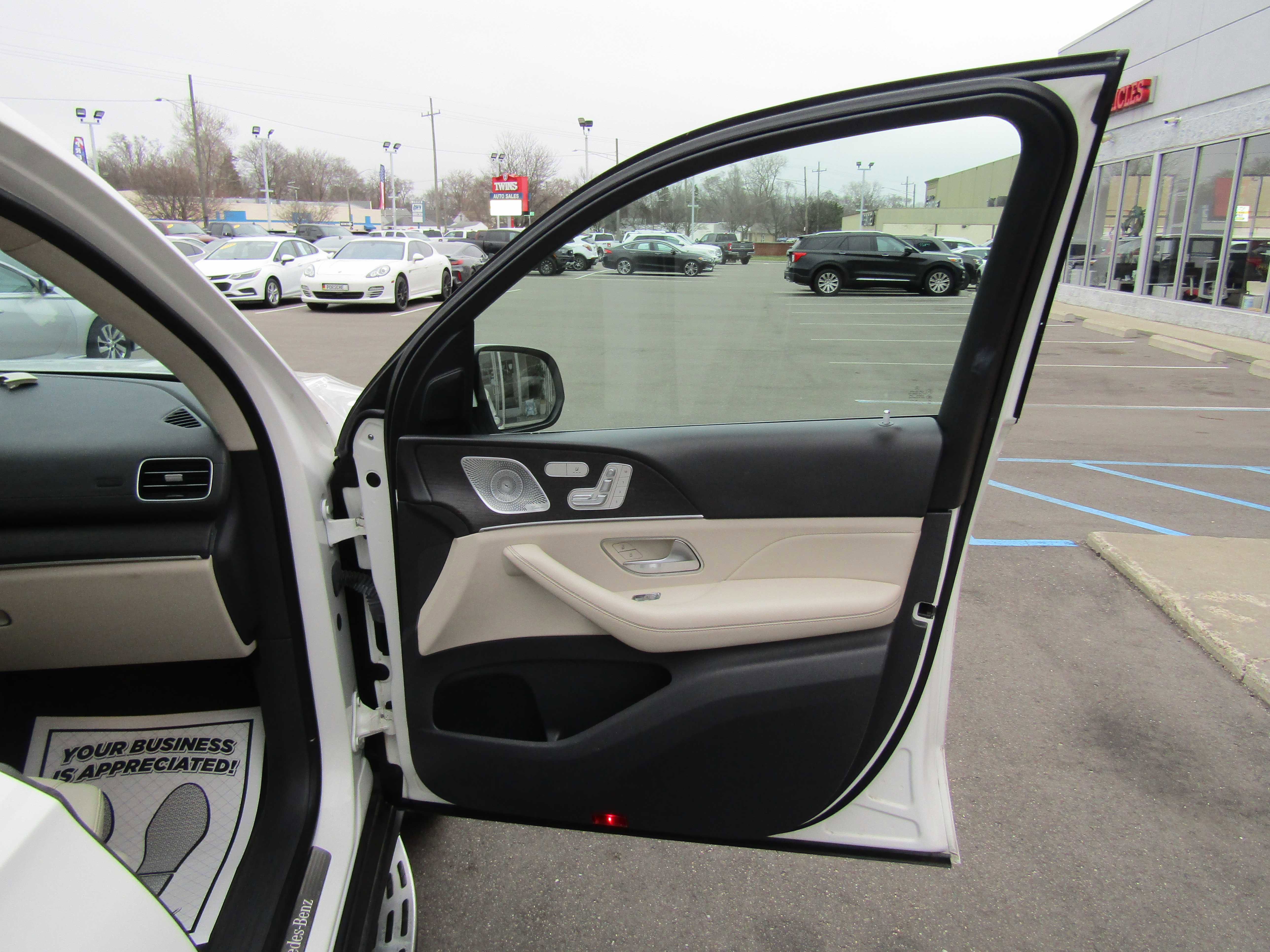 Used 2020 Mercedes-Benz GLS 450 4MATIC image 12