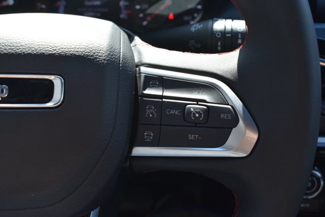 Used 2025 Jeep Compass Trailhawk AWD/4WD image 22
