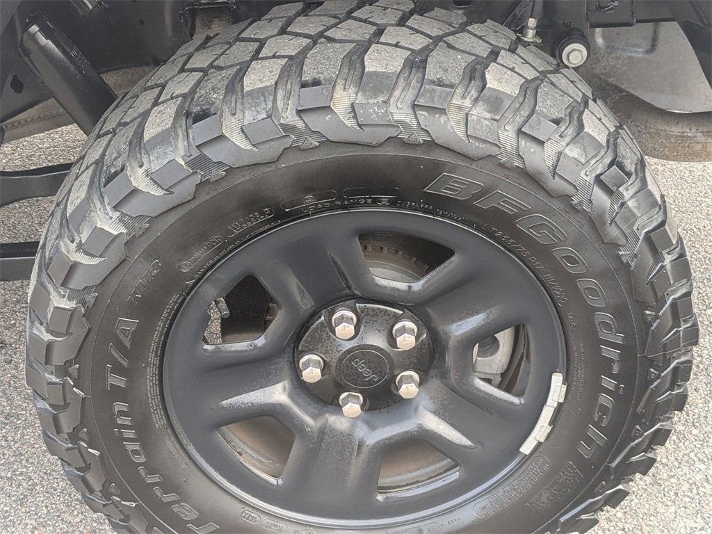 Used 2023 Jeep Gladiator Sport w/ Trailer Tow Package image 11