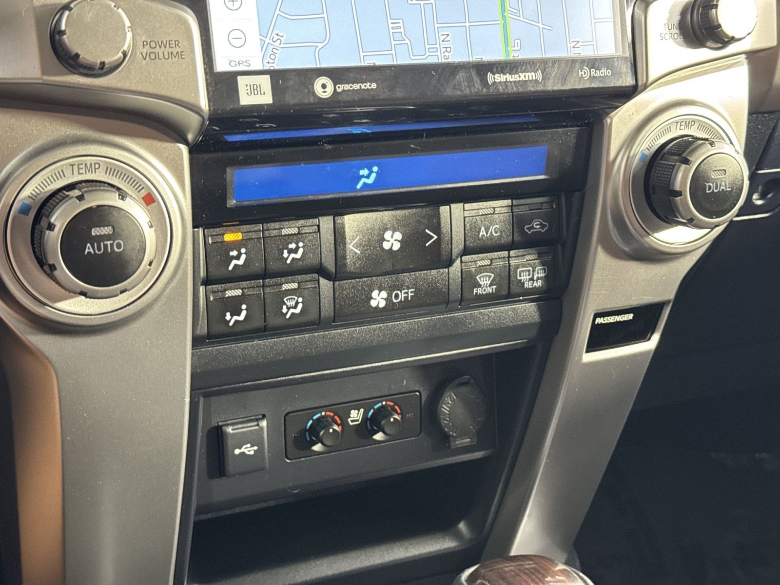 Used 2022 Toyota 4Runner Limited AWD/4WD image 33