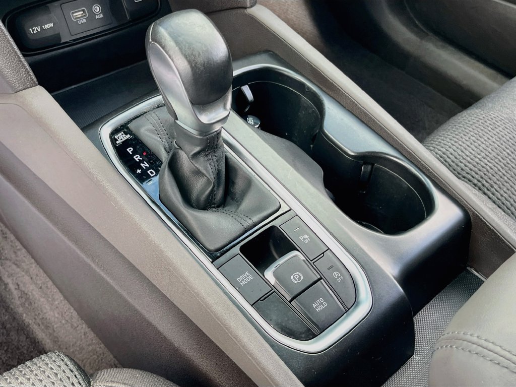 Used 2019 Hyundai Santa Fe SEL FWD image 16