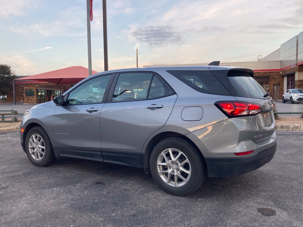 Used 2024 Chevrolet Equinox LS FWD image 5