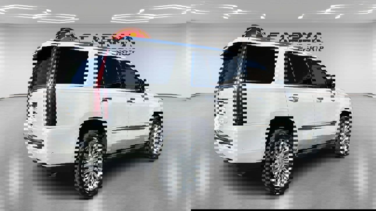 Used 2017 Cadillac Escalade Platinum RWD image 5