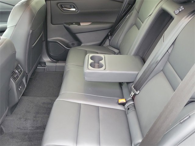 Used 2025 Nissan Rogue SL image 11