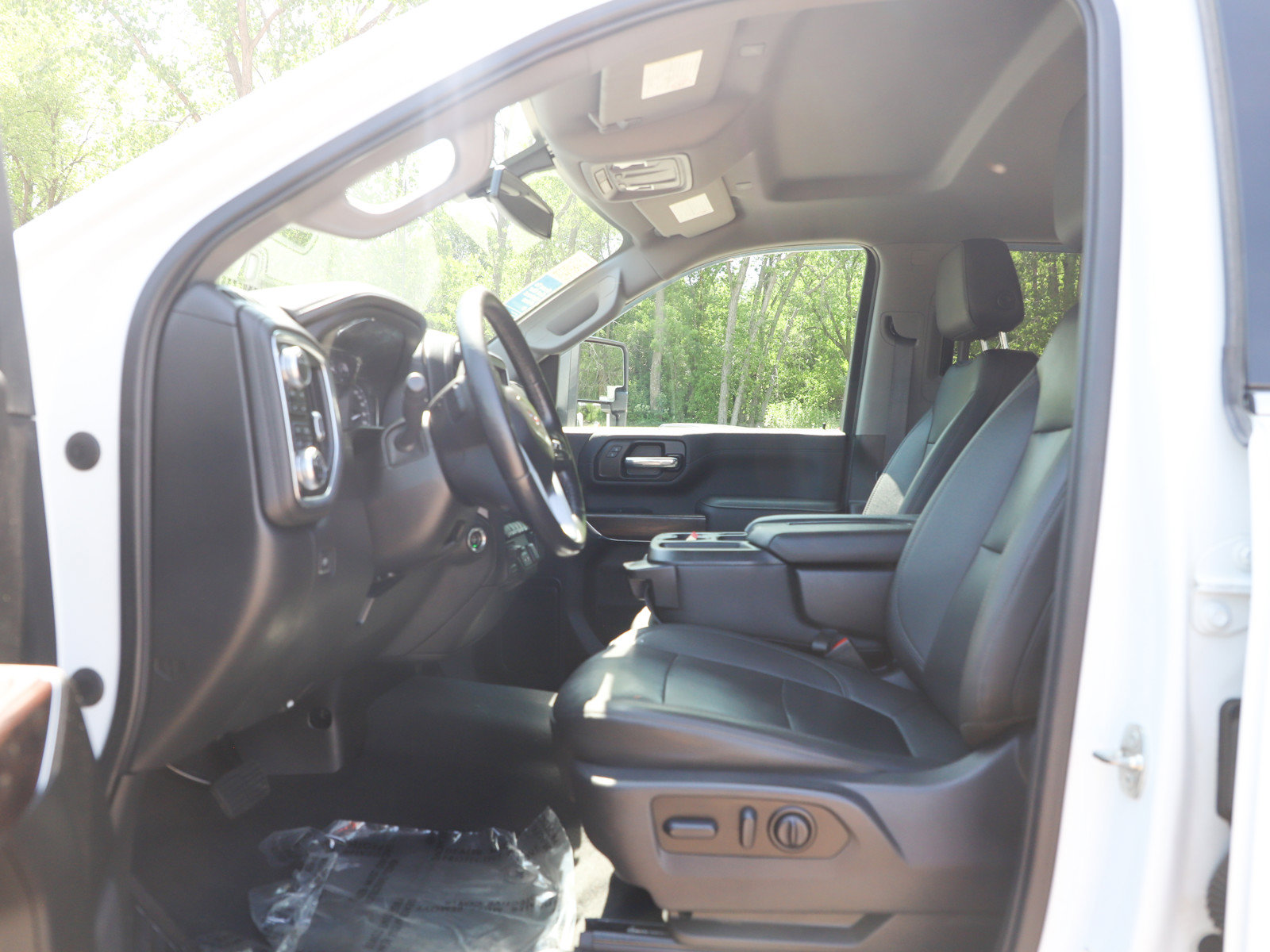 Used 2022 GMC Sierra 3500 SLT w/ X31 Off-Road Package AWD/4WD image 22