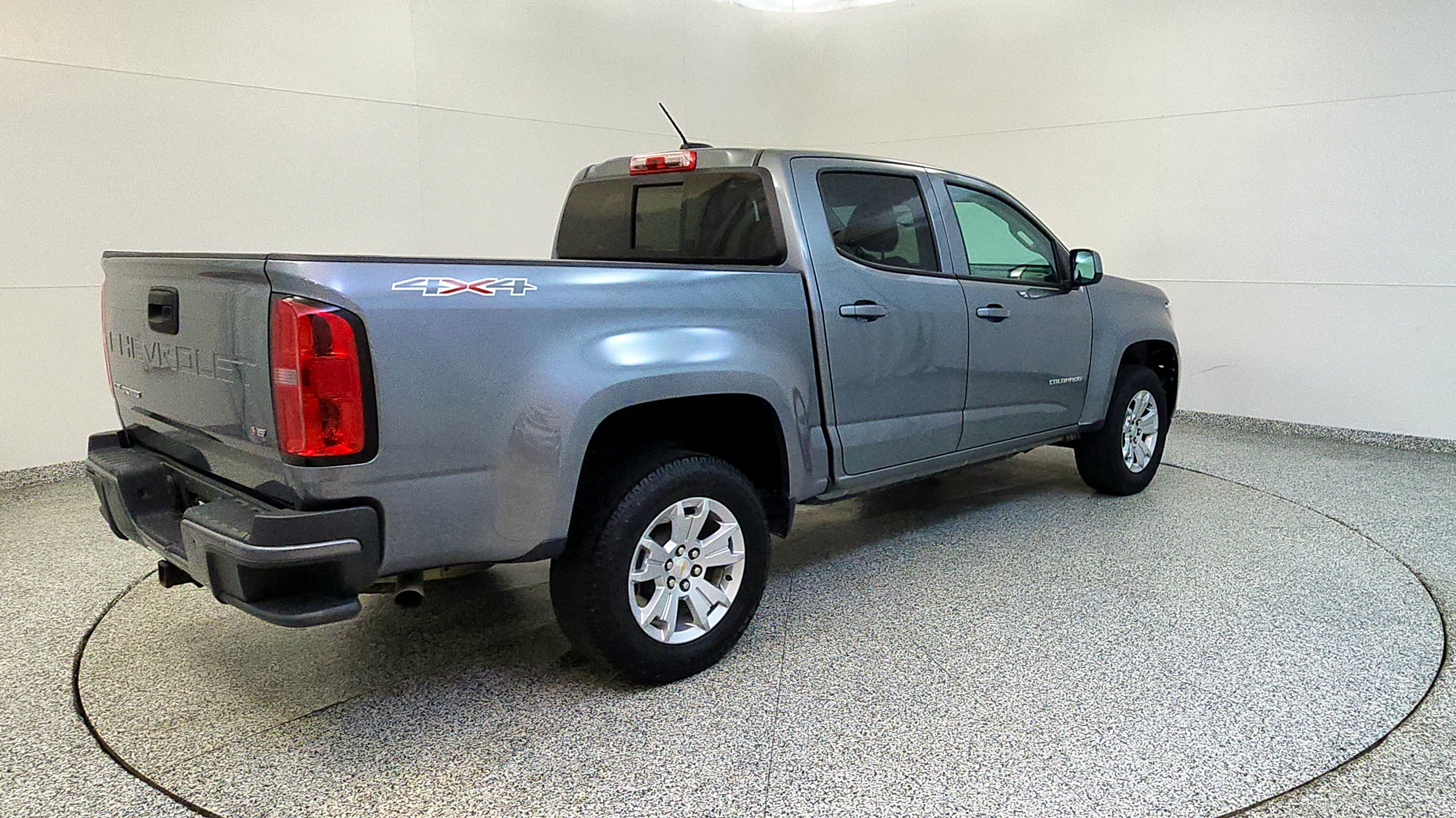 Used 2022 Chevrolet Colorado LT w/ LT Convenience Package AWD/4WD image 7
