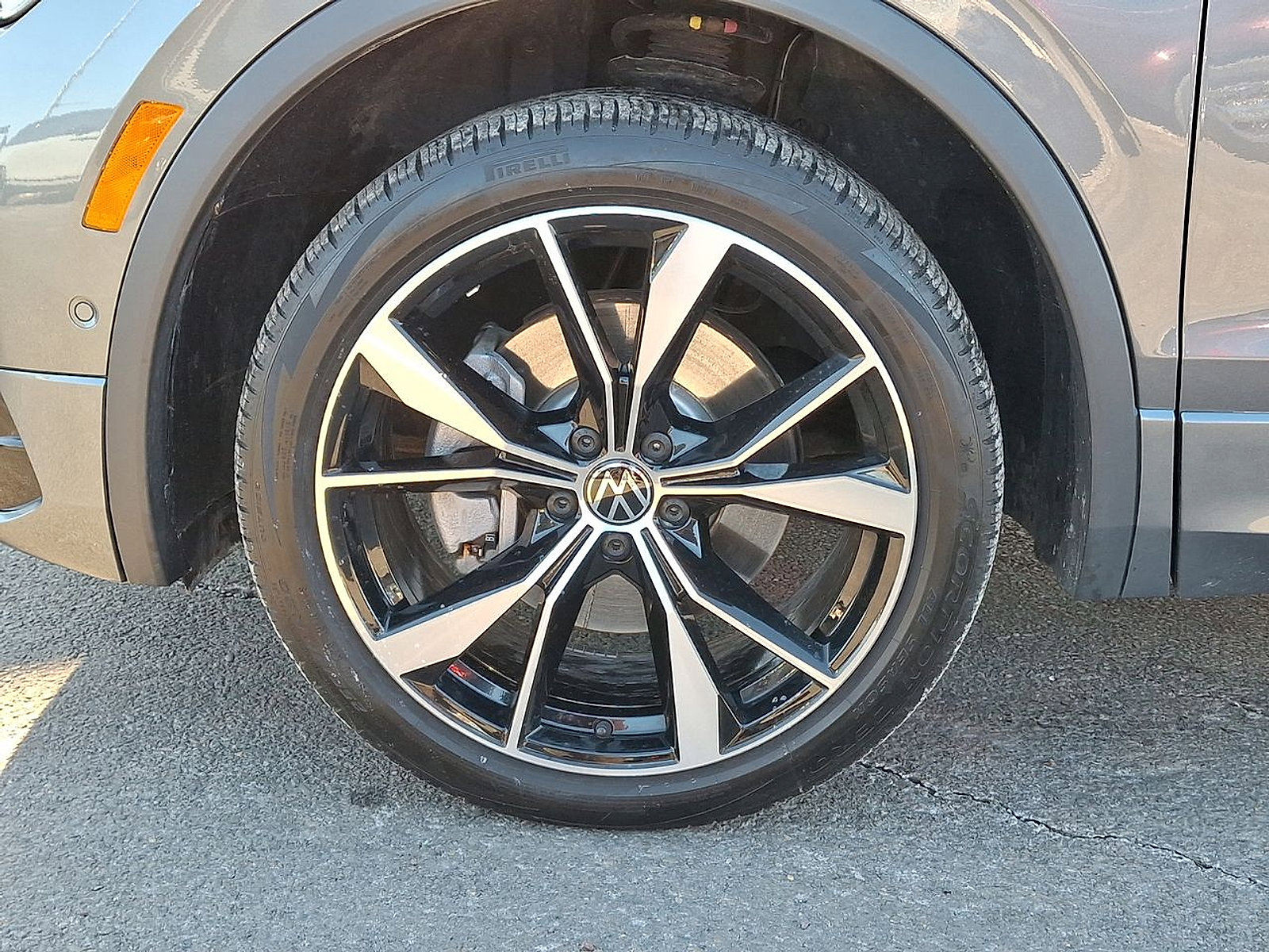 Used 2024 Volkswagen Tiguan SEL R-Line image 16