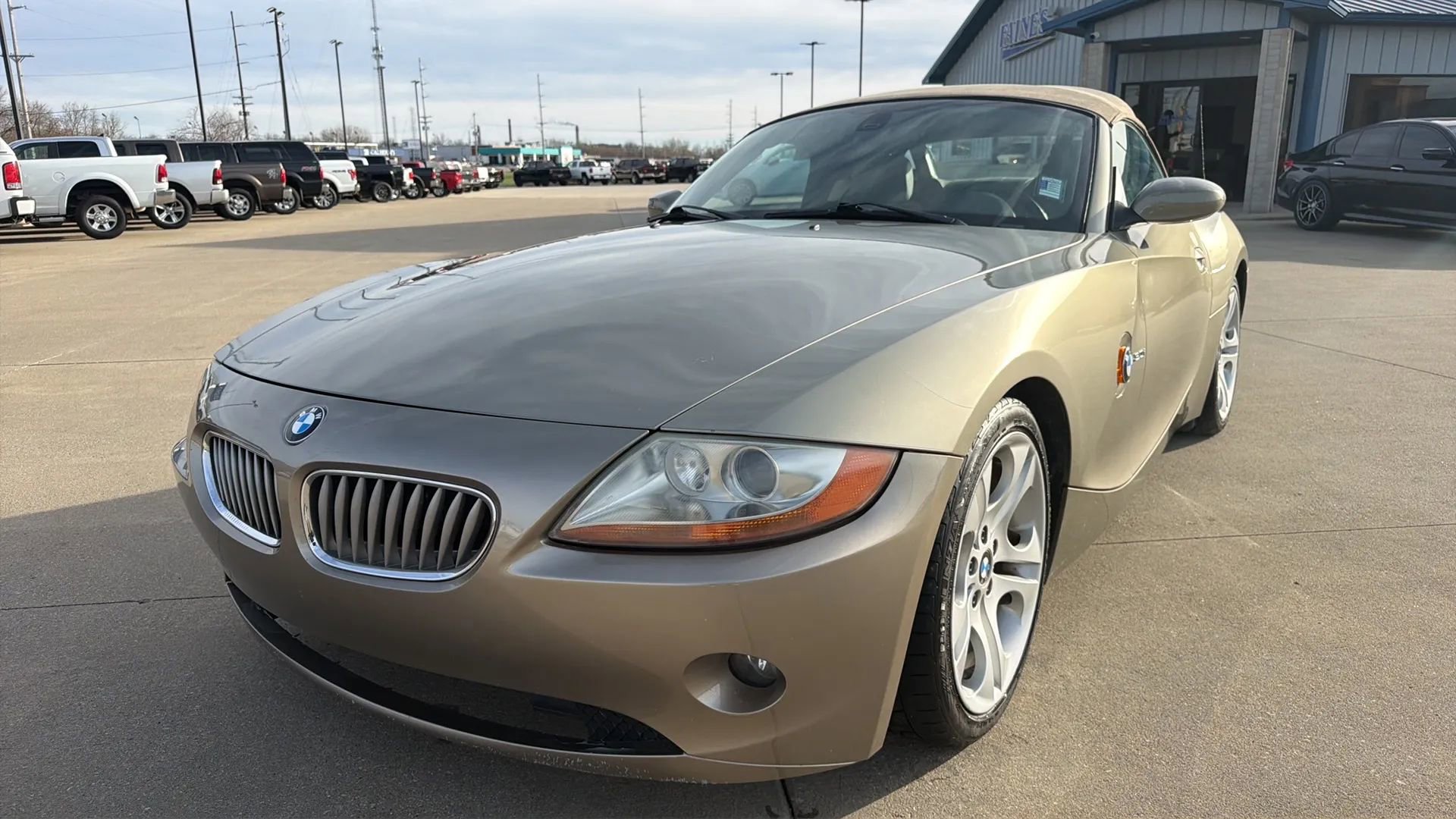 Used 2004 BMW Z4 3.0i image 2