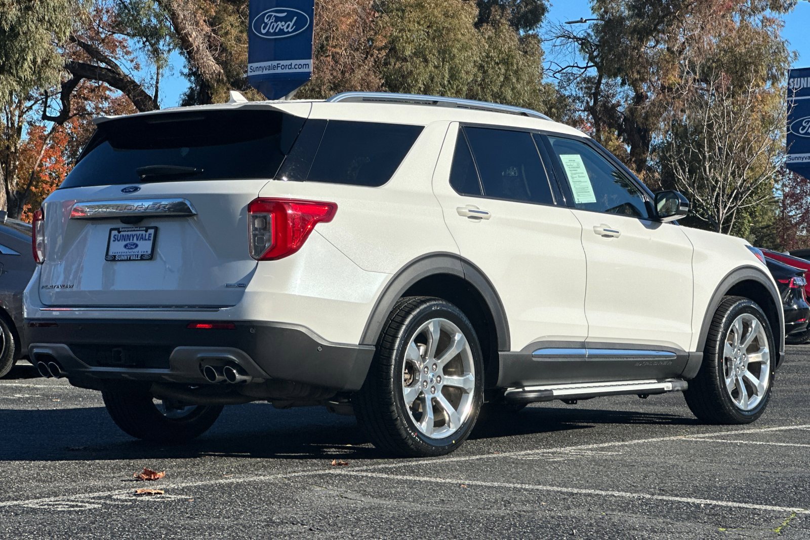 Certified 2020 Ford Explorer Platinum w/ Premium Technology Package image 4