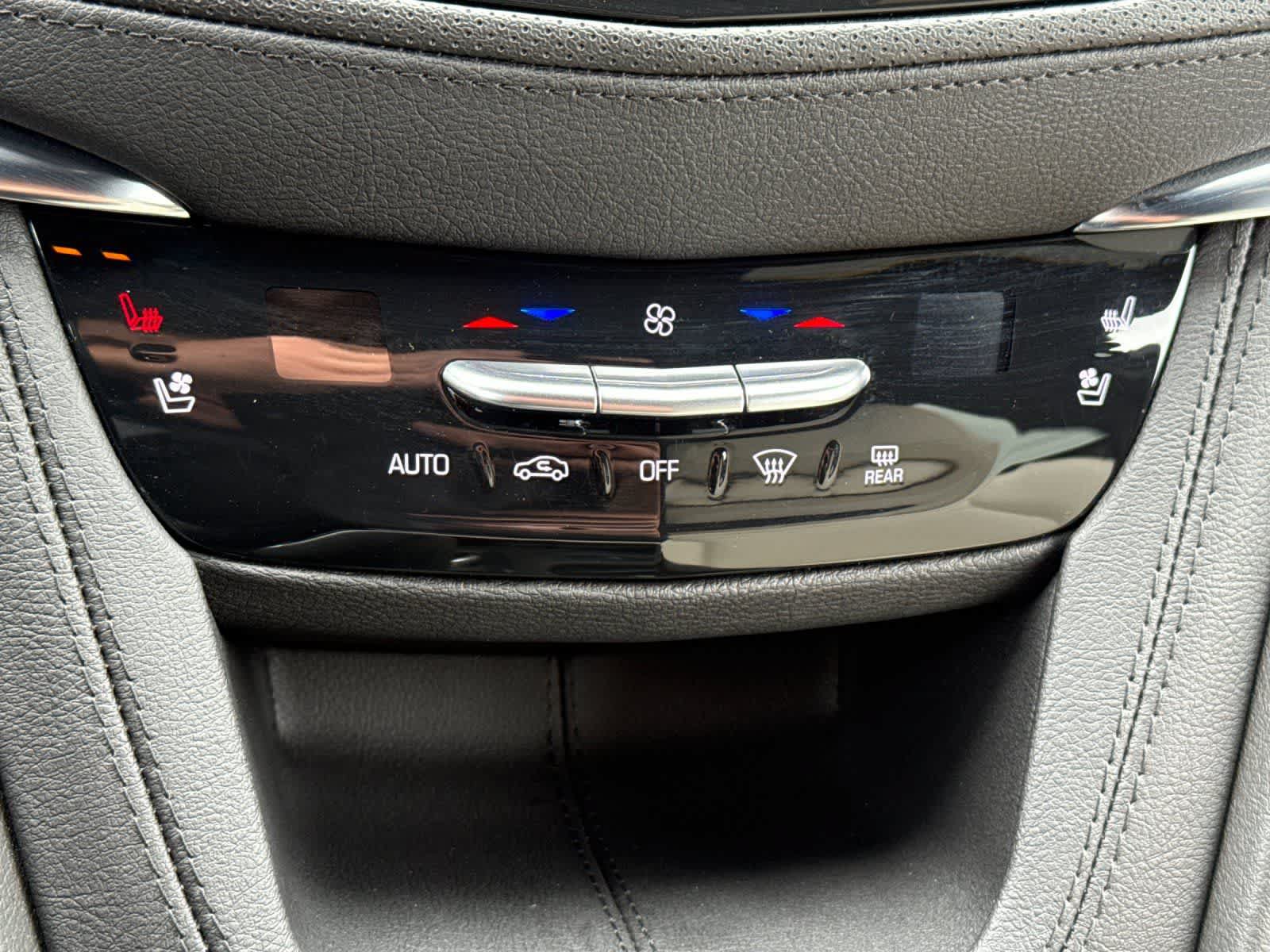 Used 2025 Cadillac XT5 Sportv w/ Technology Package AWD/4WD image 21