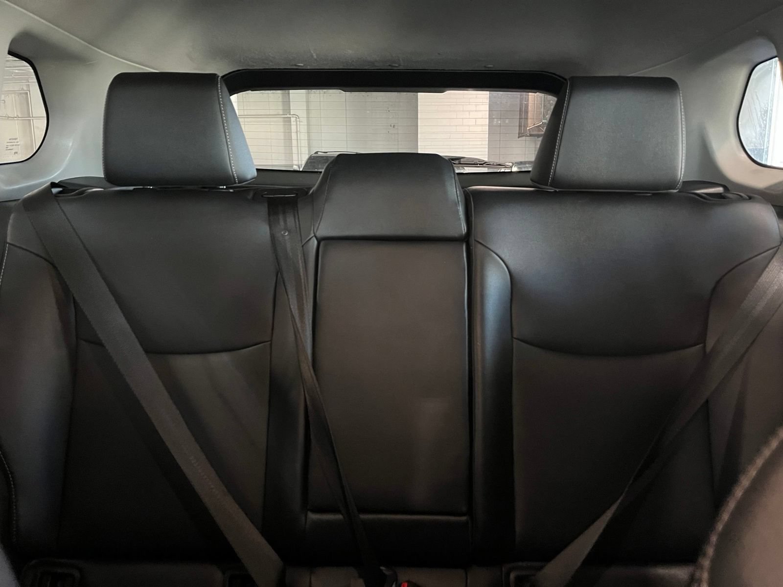 Used 2022 Toyota Corolla Cross XLE w/ Convenience Package AWD/4WD image 22