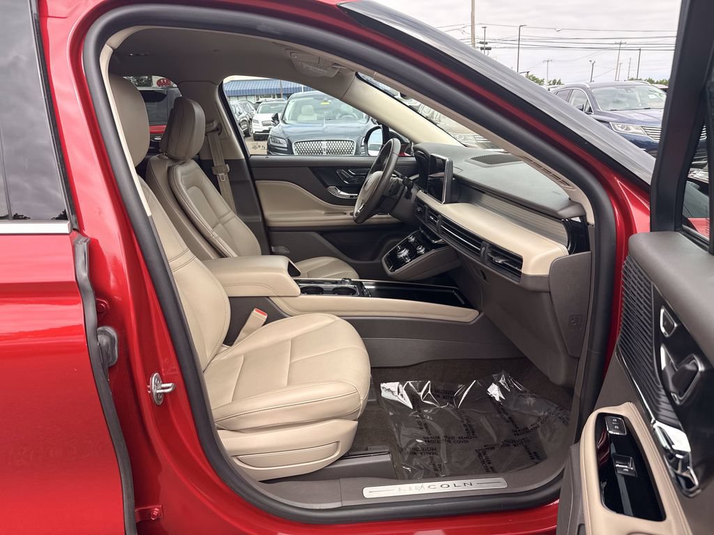 Used 2020 Lincoln Corsair AWD w/ Equipment Group 101A image 17