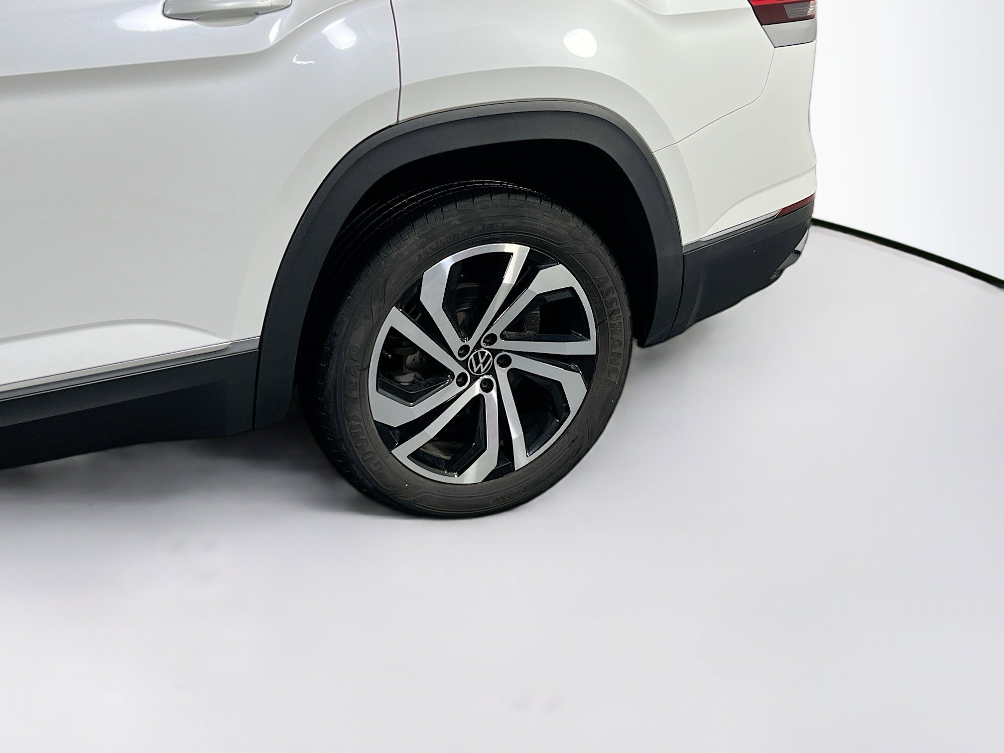 Used 2023 Volkswagen Atlas SEL image 32