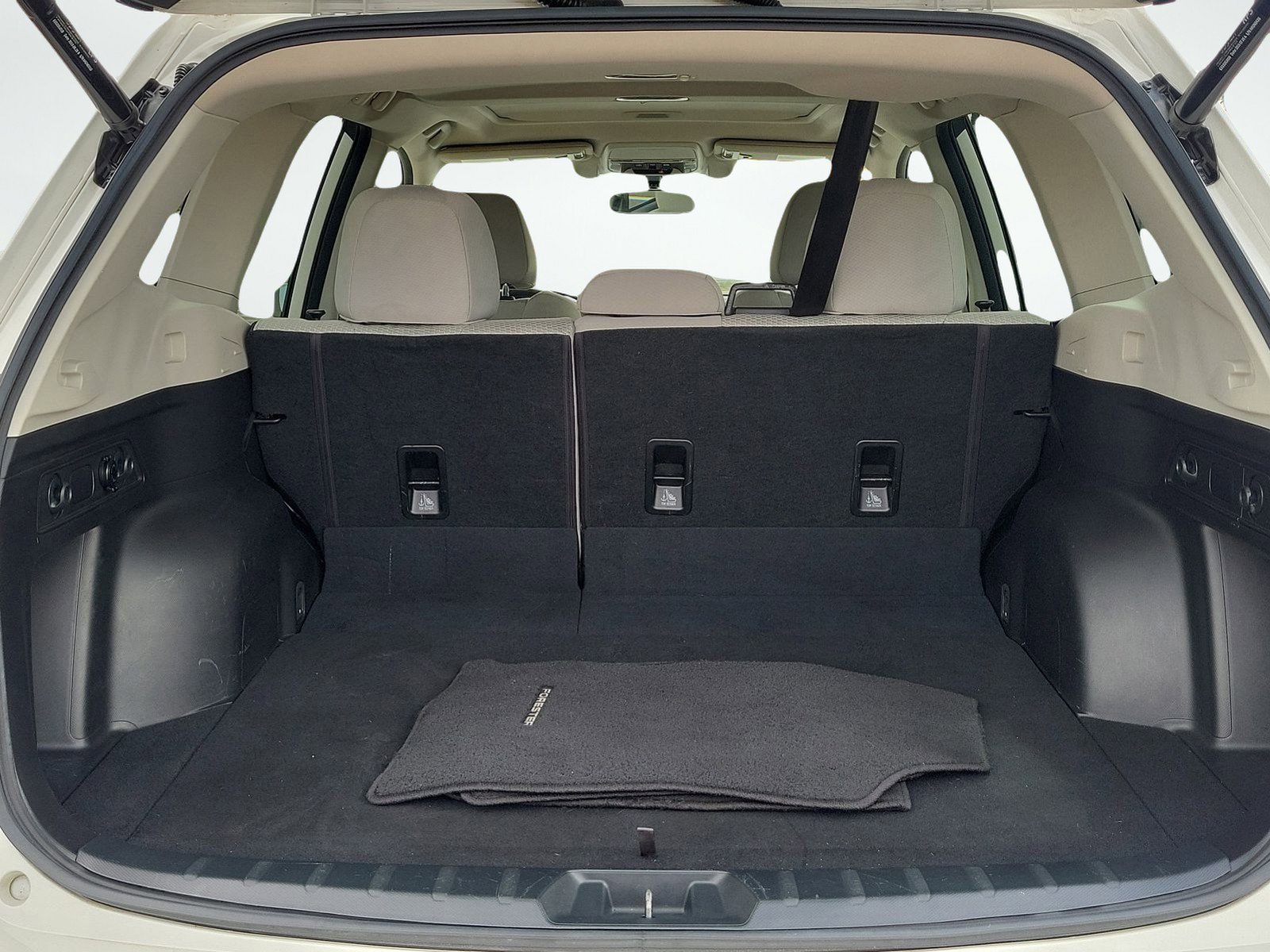 Used 2020 Subaru Forester Premium AWD/4WD image 8