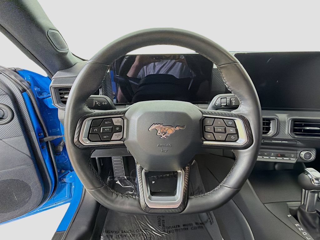 Used 2025 Ford Mustang Coupe RWD image 30