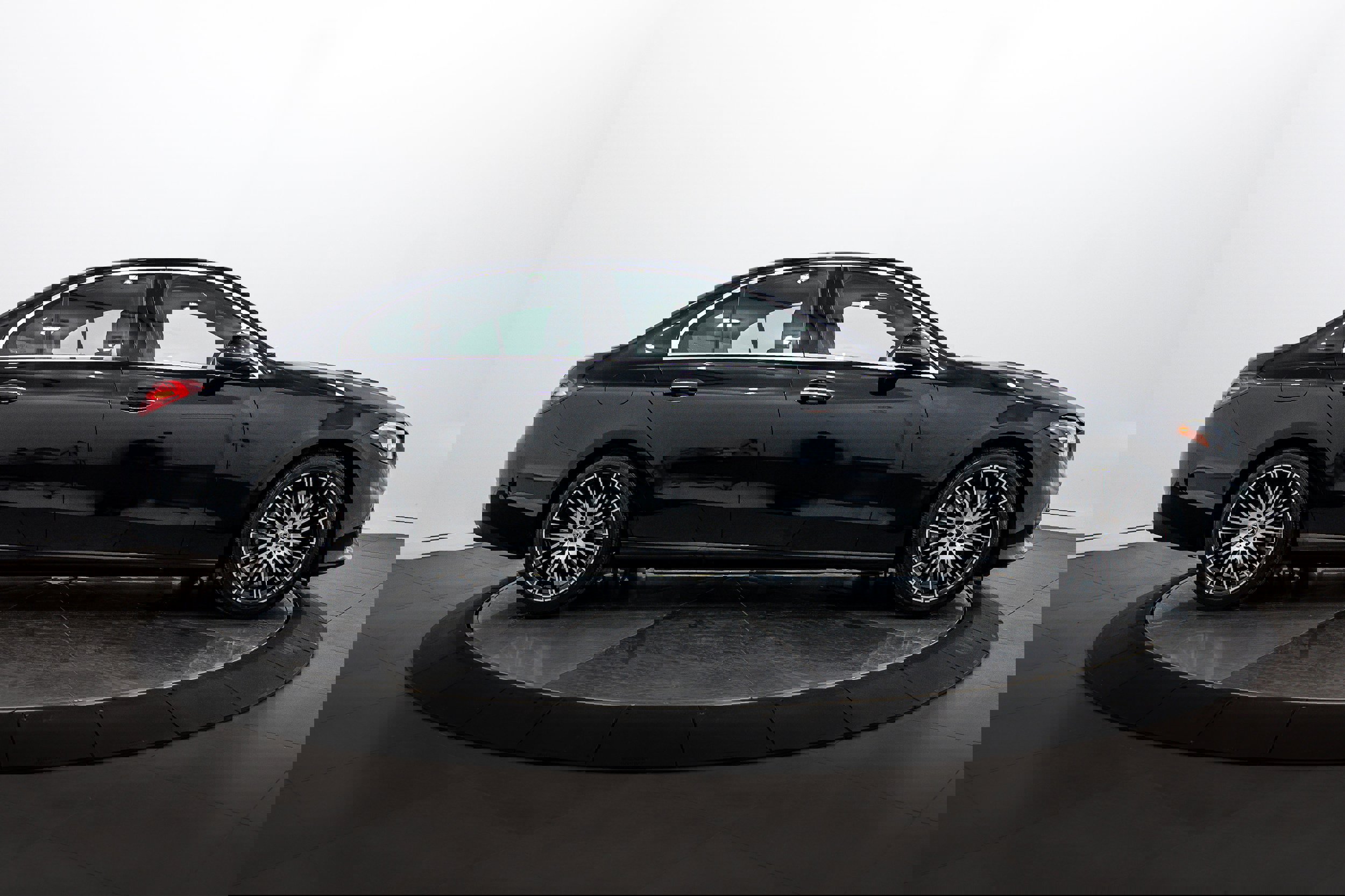 Used 2023 Mercedes-Benz C 300 4MATIC Sedan image 3