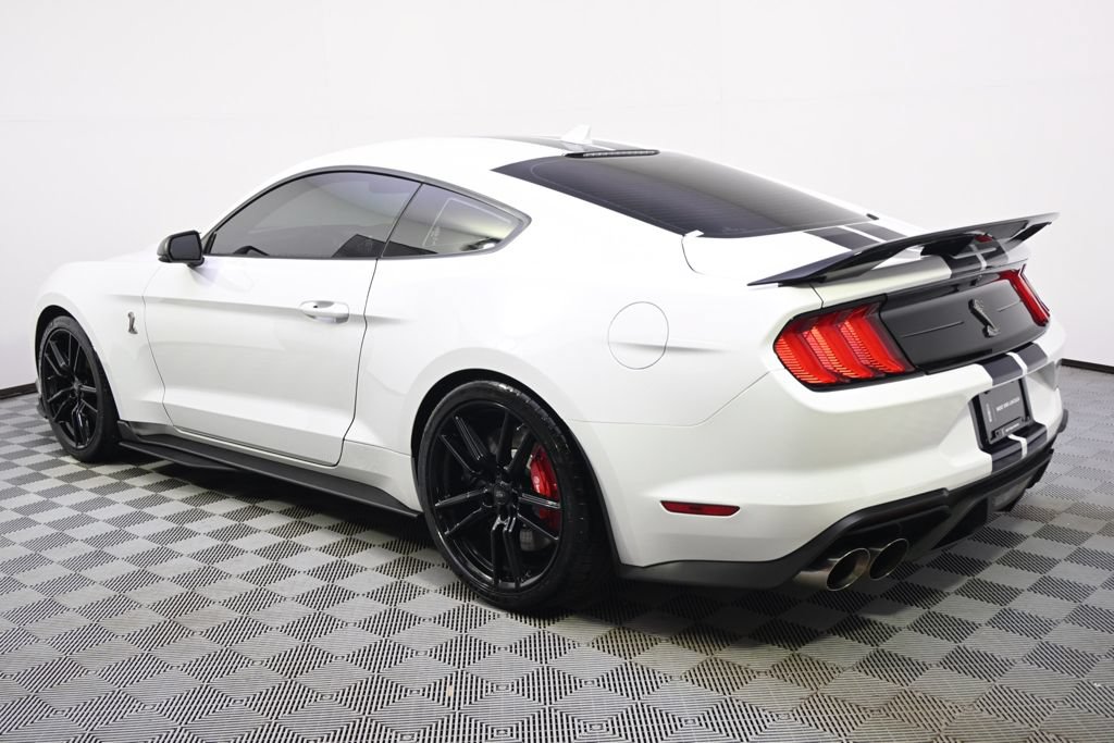 Used 2022 Ford Mustang Shelby GT500 w/ Technology Package RWD image 3