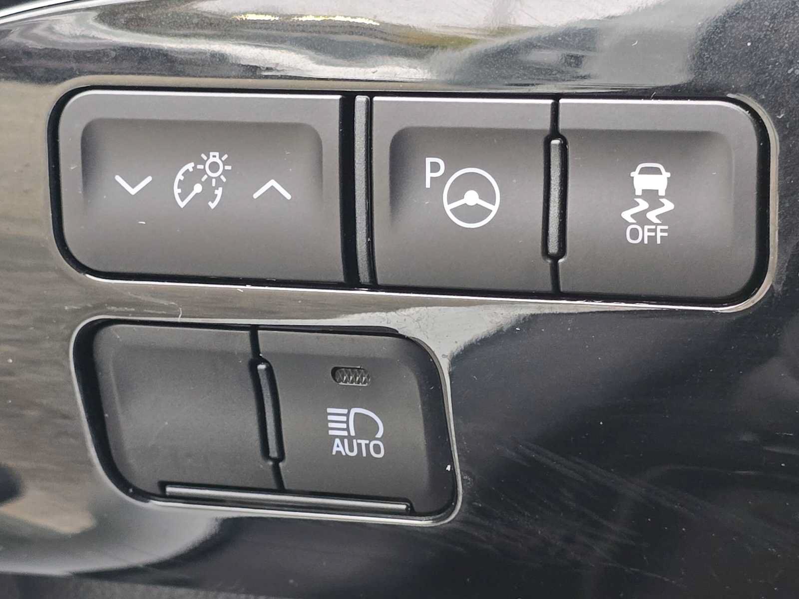 Used 2022 Toyota Prius AWD image 29