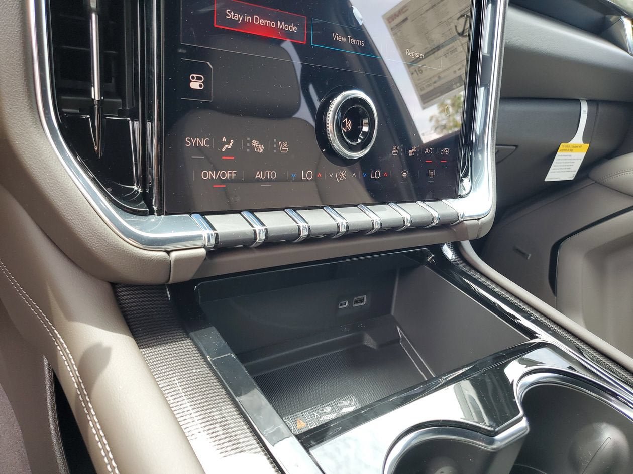 New 2026 GMC Yukon XL Elevation w/ Elevation Premium Package AWD/4WD image 23