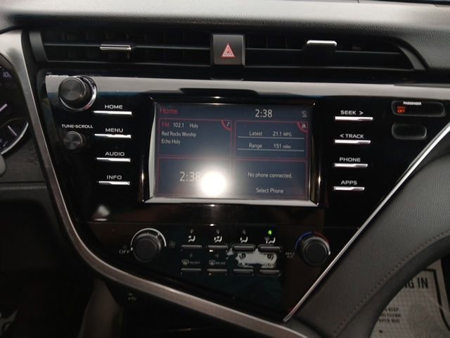 Used 2018 Toyota Camry LE FWD image 28