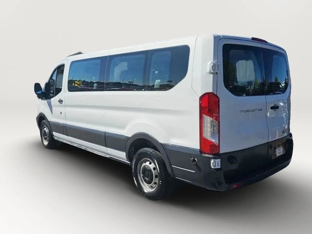 Used 2017 Ford Transit 350 XL image 6