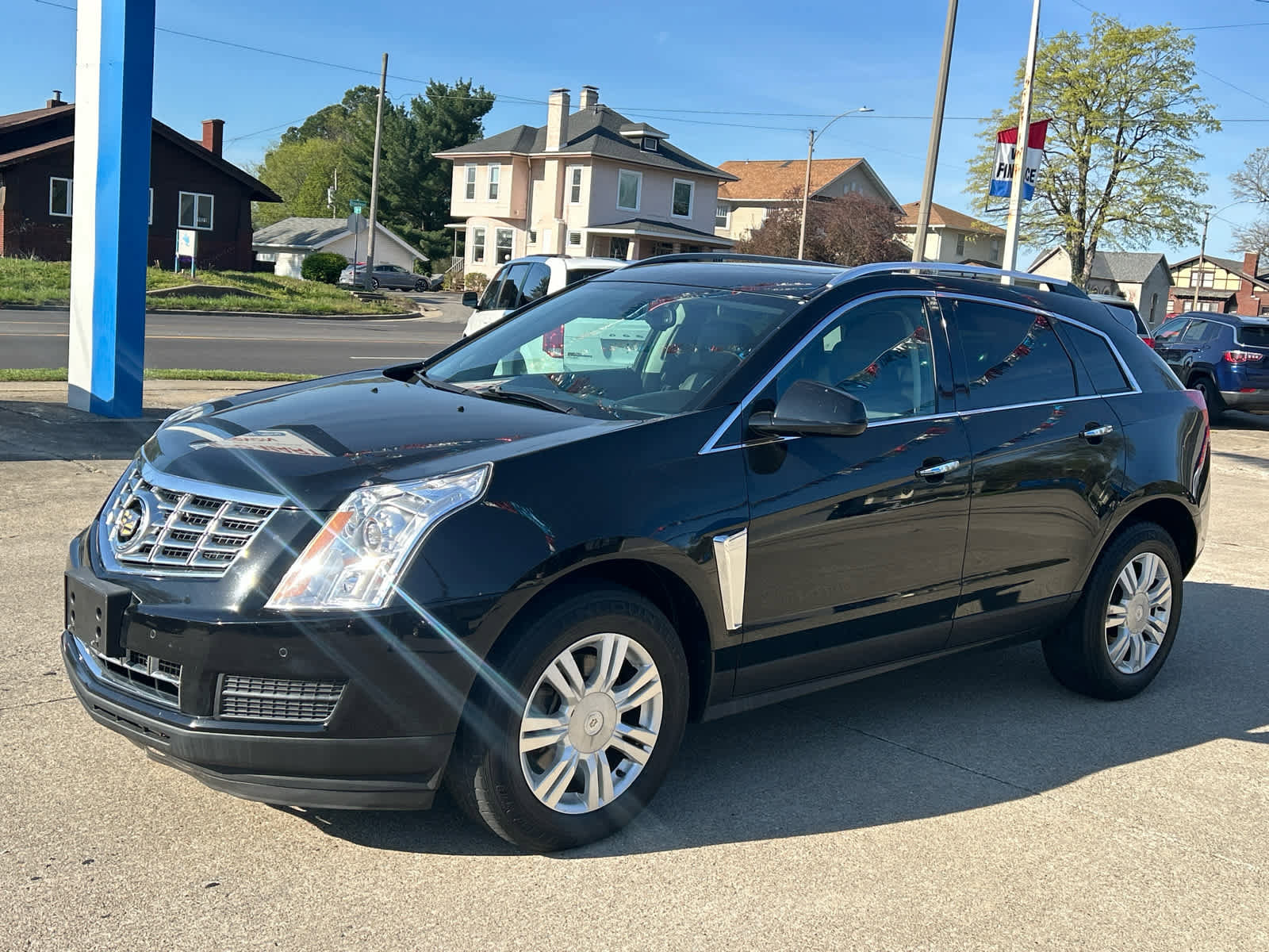 Used 2014 Cadillac SRX Luxury image 3