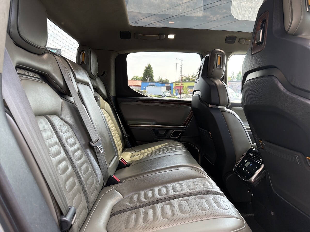 Used 2022 Rivian R1T Adventure AWD/4WD image 15