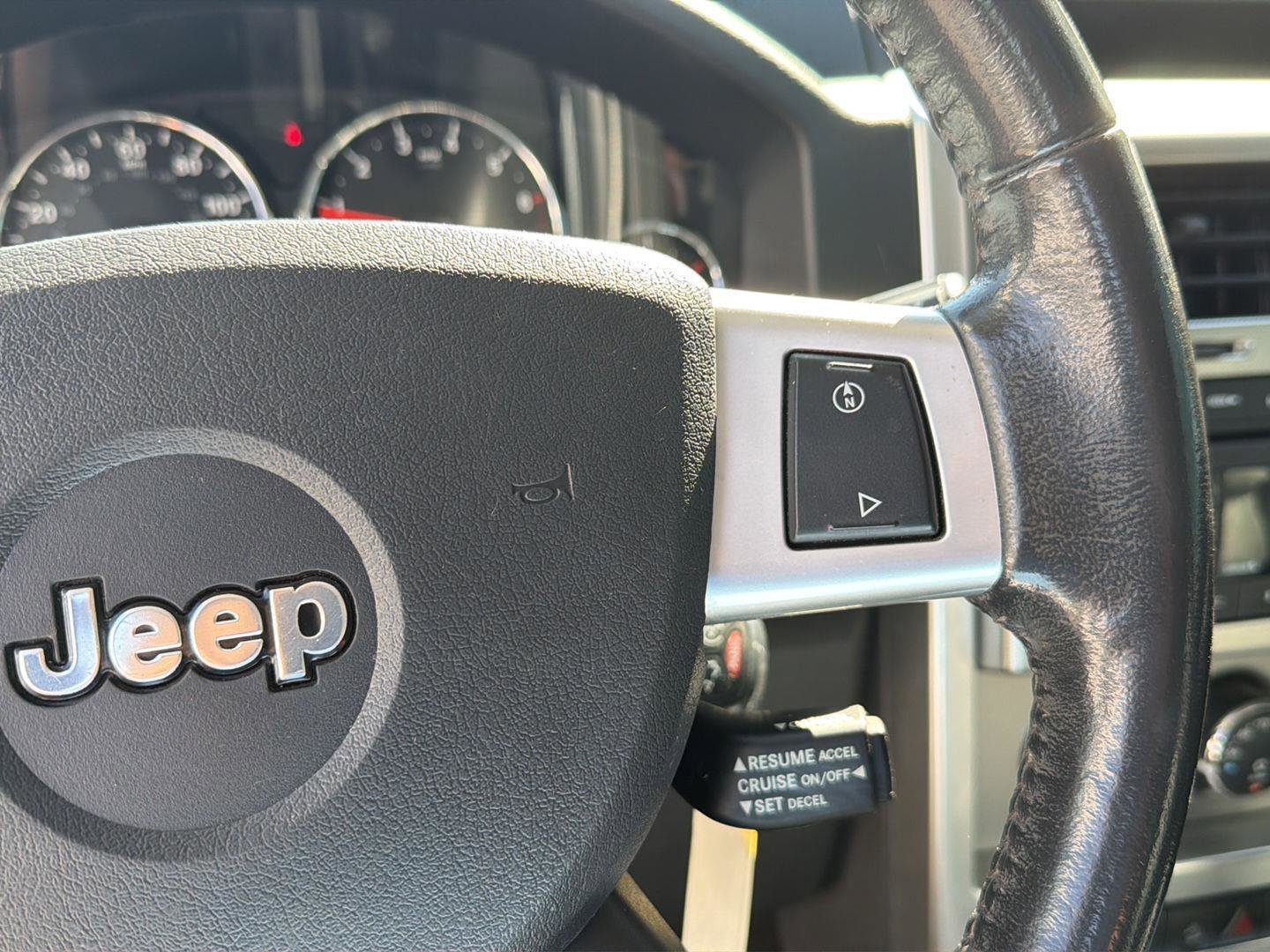 Used 2009 Jeep Liberty Limited w/ Premium Group II AWD/4WD image 20