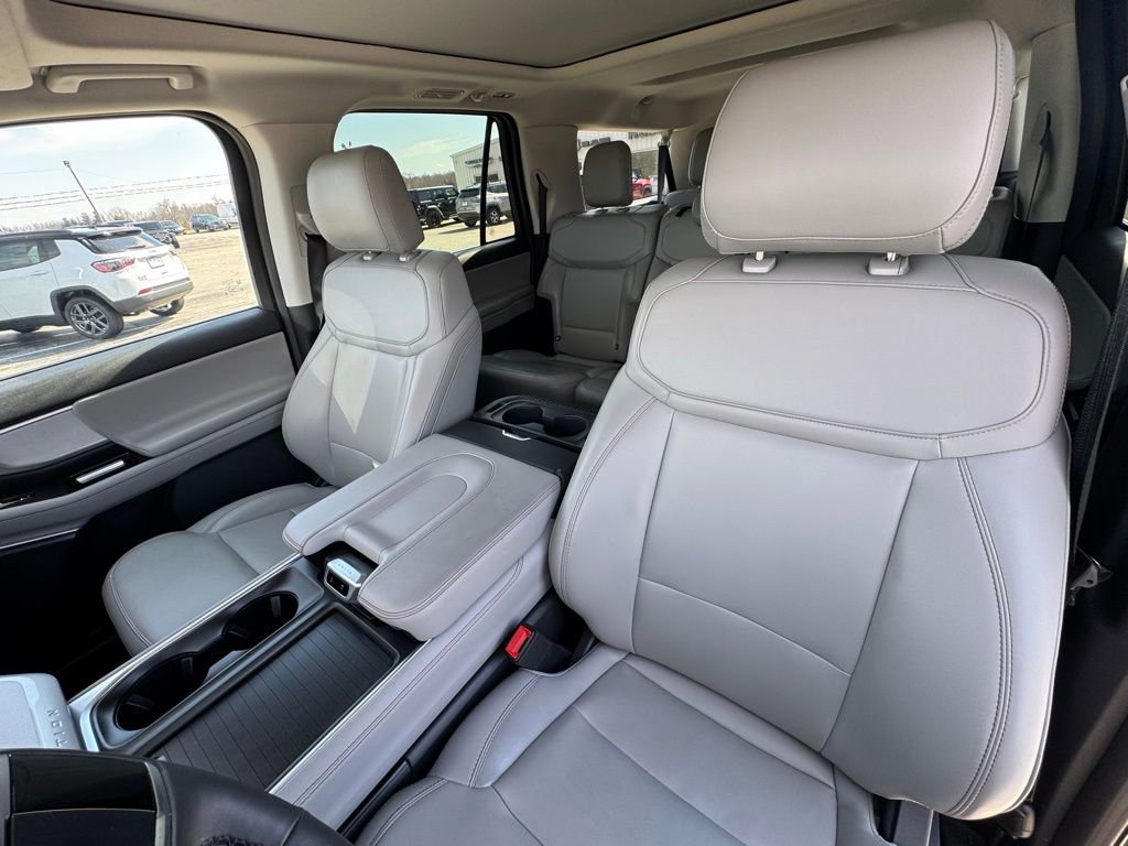 Used 2025 Ford Expedition Max Active image 24