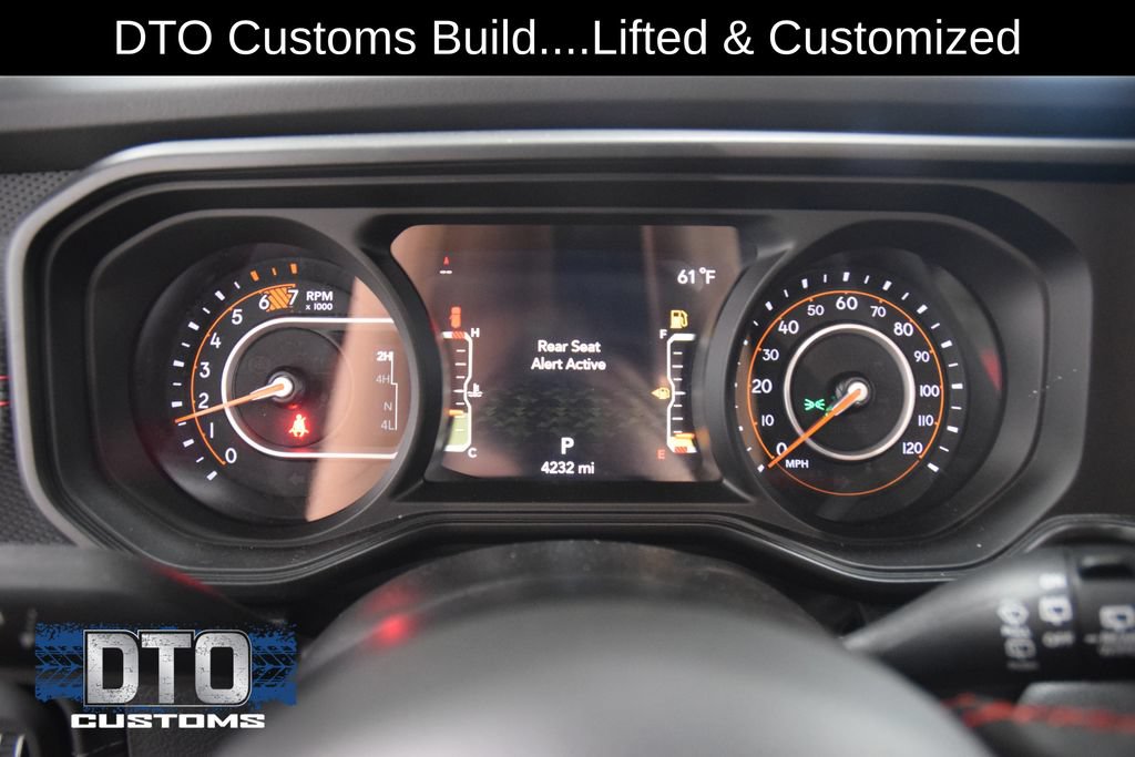 Used 2025 Jeep Wrangler Unlimited Rubicon AWD/4WD image 45